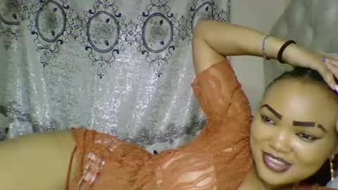 Snapshot of beautystar12 chatting on 4, 3, 2025 beautystar12 online show from 4, 3, 2025