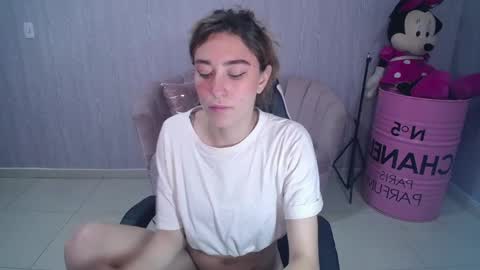 beba_fox_a online show from 15, 11, 2025