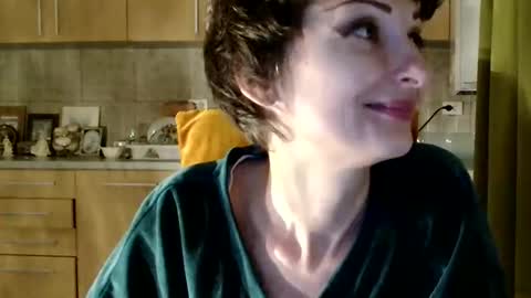 Snapshot of bebacksooon chatting on 15, 4, 2026 Raluca online show from 15, 4, 2026