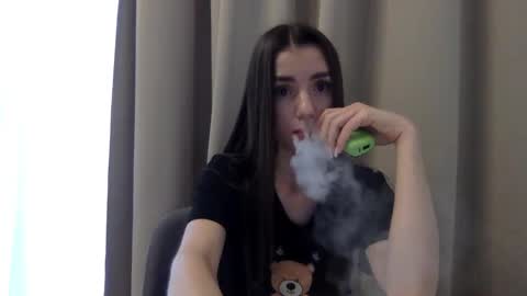 Snapshot of becca_heart chatting on 6, 2, 2025 becca heart online show from 6, 2, 2025