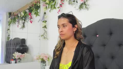 beccamilanni online show from 27, 2, 2025