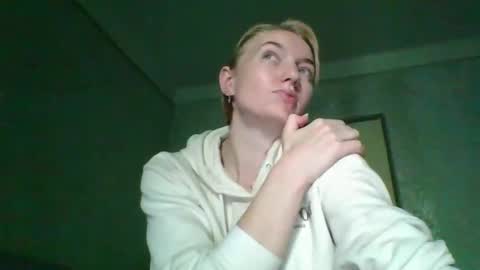 Snapshot of beckixjewelqw chatting on 14, 5, 2026 BeckiXJewelqw online show from 14, 5, 2026