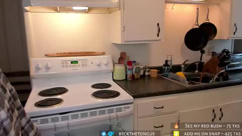 Snapshot of beckthetongue chatting on 27, 2, 2025 Beck the tongue online show from 27, 2, 2025