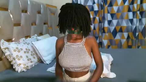 Snapshot of beckyberry24 chatting on 14, 11, 2025 jamie online show from 14, 11, 2025