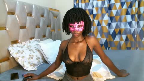 Snapshot of beckyberry24 chatting on 17, 11, 2025 jamie online show from 17, 11, 2025