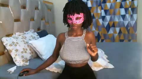 Snapshot of beckyberry24 chatting on 18, 11, 2025 jamie online show from 18, 11, 2025