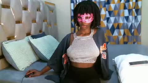 Snapshot of beckyberry24 chatting on 22, 11, 2025 jamie online show from 22, 11, 2025