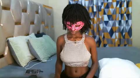 Snapshot of beckyberry24 chatting on 21, 12, 2025 jamie online show from 21, 12, 2025