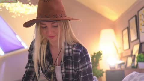 Snapshot of beckyissweetie chatting on 17, 5, 2026 beckyissweetie online show from 17, 5, 2026
