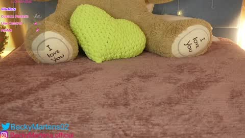 BeckyMartens come join me on    while im offline here  online show from 18, 12, 2024