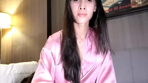 Snapshot of bee_thai chatting on 4, 5, 2026 bee_thai online show from 4, 5, 2026
