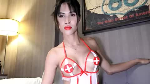 Snapshot of bee_thai chatting on 5, 5, 2026 bee_thai online show from 5, 5, 2026