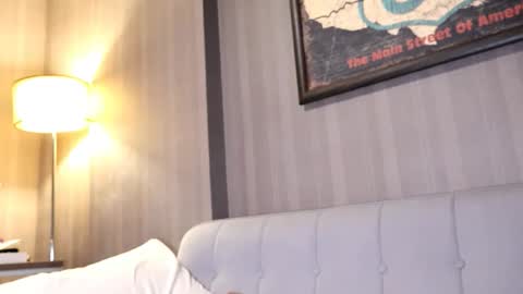 Snapshot of bee_thai chatting on 18, 5, 2026 bee_thai online show from 18, 5, 2026