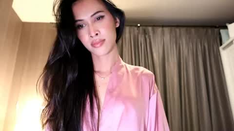 Snapshot of bee_thai chatting on 15, 7, 2026 bee_thai online show from 15, 7, 2026