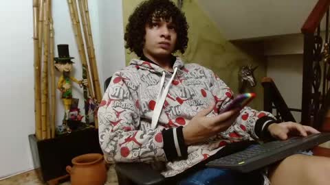 independent model online show from 12, 12, 2024