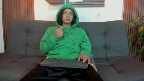 independent model online show from 4, 10, 2025