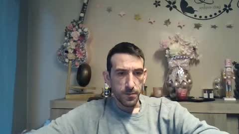 Snapshot of belgianboy33 chatting on 15, 12, 2025 Dreamcock online show from 15, 12, 2025