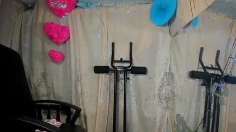 modelo independiente online show from 9, 3, 2025