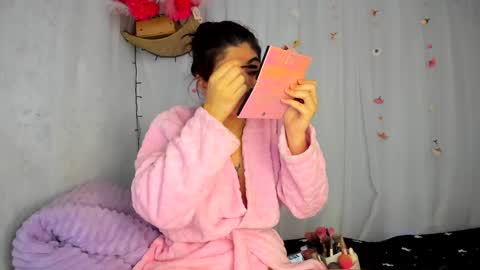 modelo independiente online show from 13, 10, 2025