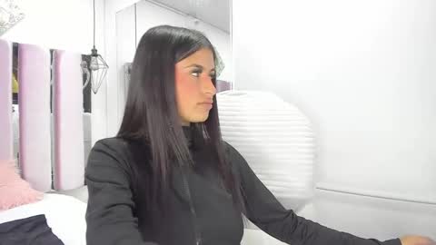 Bella online show from 10, 12, 2024