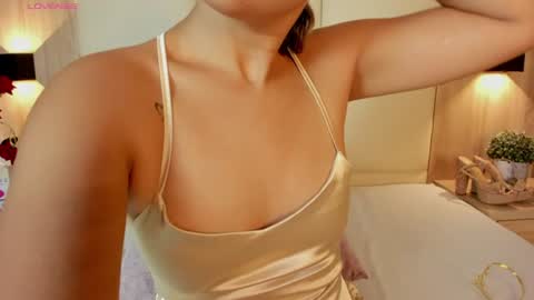 Snapshot of bella1207 chatting on 13, 7, 2026 Bella cam online show from 13, 7, 2026