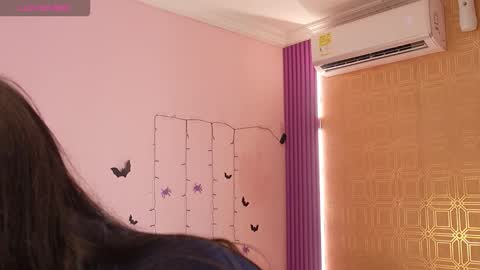 bella19   online show from 30, 10, 2025