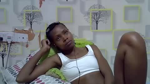 Snapshot of bella307697 chatting on 22, 10, 2025 Bella online show from 22, 10, 2025