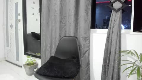 isabella online show from 7, 2, 2025