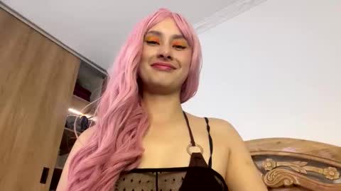 Snapshot of bella__w chatting on 23, 10, 2025 Zia online show from 23, 10, 2025