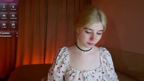 Snapshot of bella_amoury chatting on 14, 5, 2026 Bella online show from 14, 5, 2026