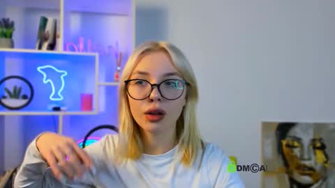 Snapshot of bella_blade chatting on 18, 12, 2025 bella_blade online show from 18, 12, 2025