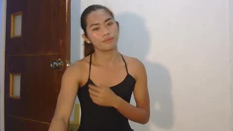 Snapshot of bella_bliss14 chatting on 13, 11, 2025 bella_bliss14 online show from 13, 11, 2025