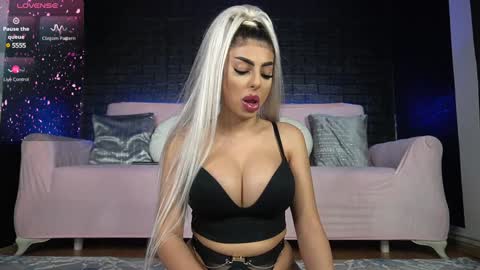 Snapshot of bella_blonda chatting on 29, 1, 2025 Emma Bella online show from 29, 1, 2025