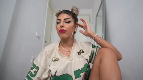 Snapshot of bella_blonda chatting on 14, 9, 2025 Emma Bella online show from 14, 9, 2025