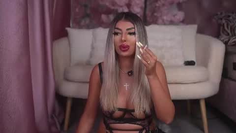 Snapshot of bella_blonda chatting on 8, 7, 2026 Emma Bella online show from 8, 7, 2026