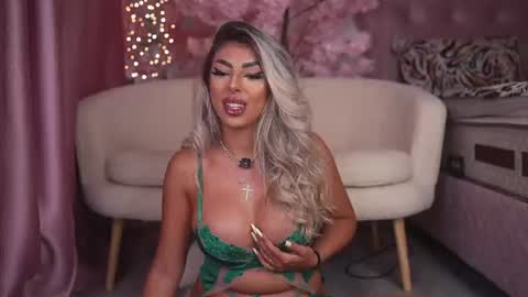 Snapshot of bella_blonda chatting on 9, 7, 2026 Emma Bella online show from 9, 7, 2026