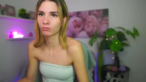 BellaBlonde online show from 19, 12, 2025