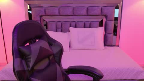 Snapshot of bella_clark2 chatting on 29, 11, 2025 Bella online show from 29, 11, 2025