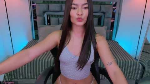 Snapshot of bella_clark2 chatting on 29, 4, 2026 Bella online show from 29, 4, 2026