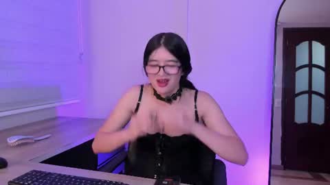 Snapshot of bella_corbin chatting on 24, 6, 2026 Bella Corbin online show from 24, 6, 2026
