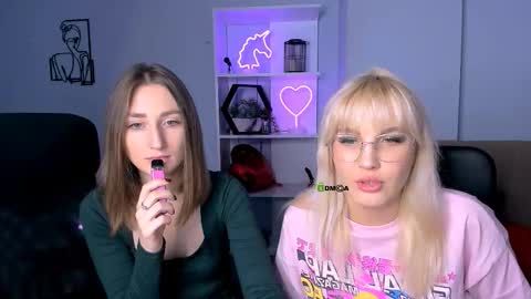 Snapshot of bella_cute12 chatting on 6, 11, 2025 Bella online show from 6, 11, 2025