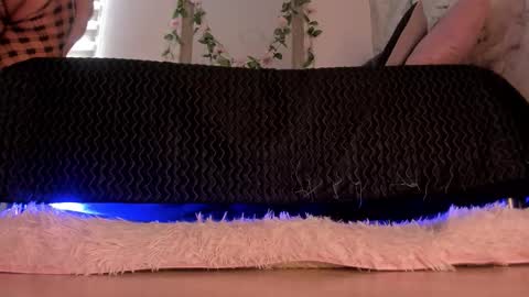 Dessi  online show from 13, 10, 2025