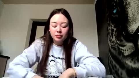 Hanna here Welcome  online show from 18, 3, 2026