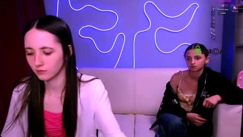 Snapshot of bella_dorn chatting on 4, 6, 2026 Bella online show from 4, 6, 2026