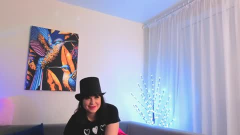Snapshot of bella_hillss chatting on 30, 4, 2026 Bella online show from 30, 4, 2026