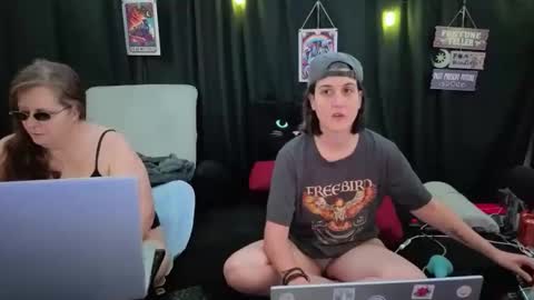 Bella James online show from 21, 11, 2025