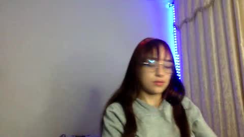 bella_mc online show from 2, 12, 2025
