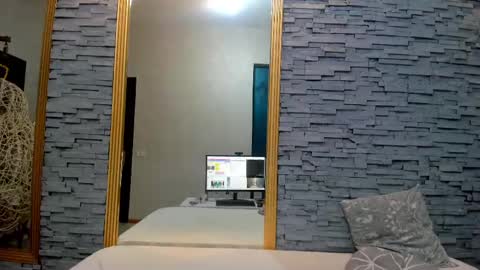 bella_posh online show from 6, 3, 2025