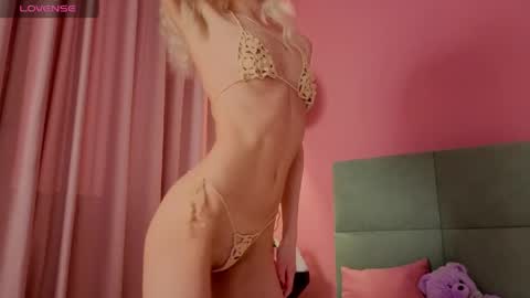 Bella NEW ROOM online show from 25, 4, 2026