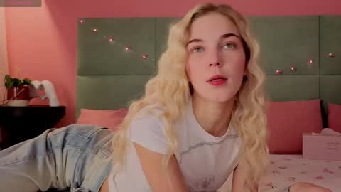 Bella NEW ROOM online show from 25, 5, 2026